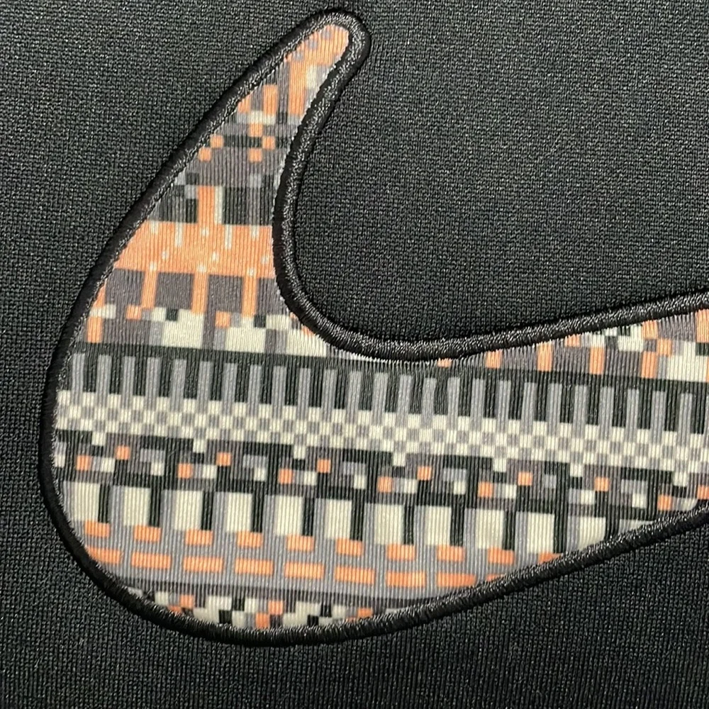 Nike Thermal Fit Pullover Hoodie with Peach Gray Black Check Excellent Condition - Picture 2 of 9